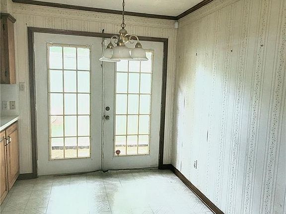 3rd image of 2047 11th St