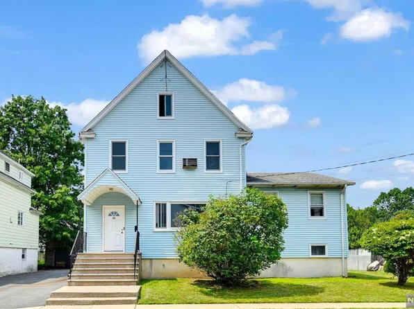 29 Center St, Little Ferry, NJ 07643