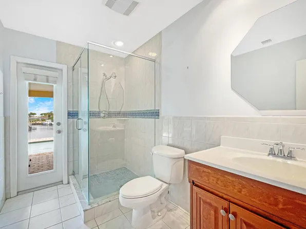 977 SE 10 Court, Pompano Beach, FL 33060