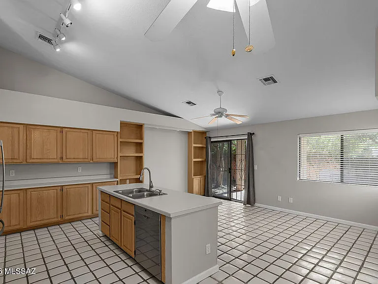 5580 N Via Umbrosa — Photo 14