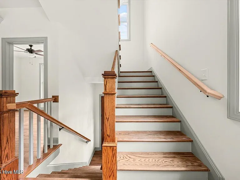 160 S Leak St — Photo 21
