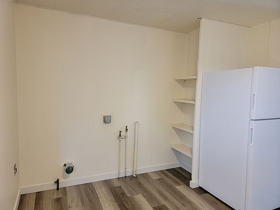 Washer/Dryer Hookups in kitchen