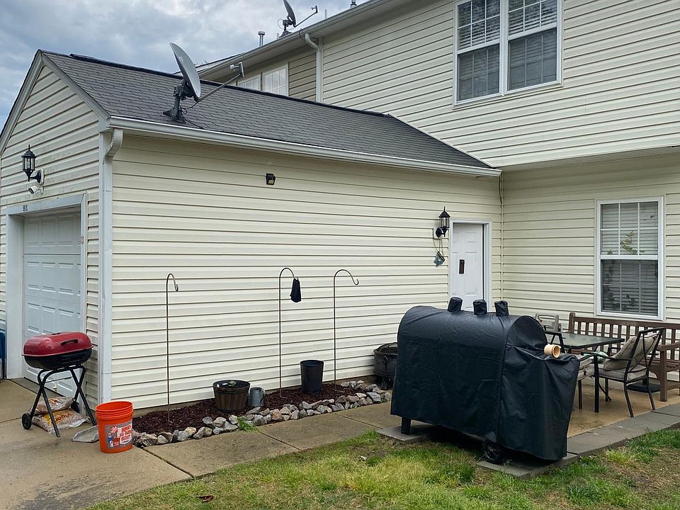 2nd image of 5913 Neuse Wood Dr
