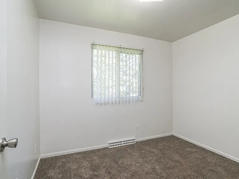 1815 Edgewood Dr #205 — Photo 11