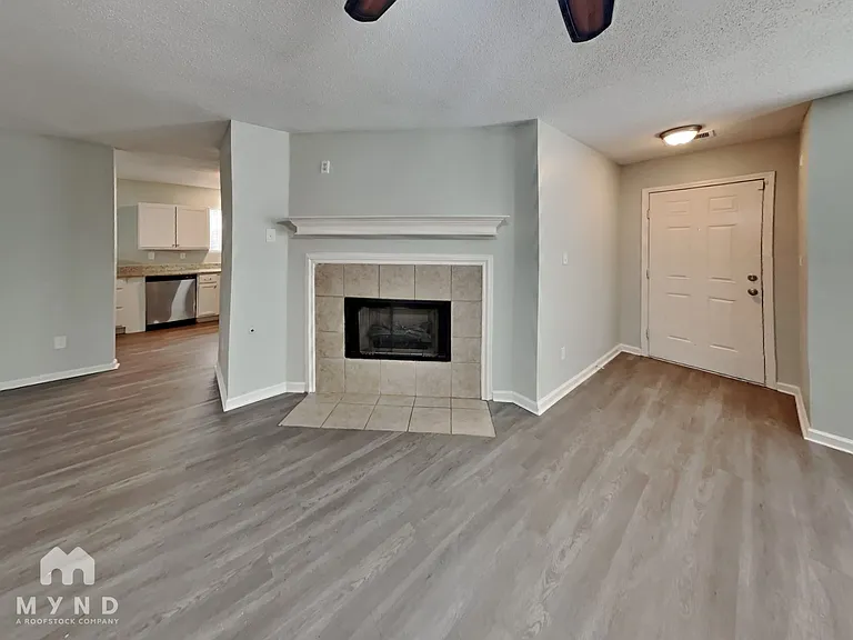 4828 Royal Run Dr — Photo 8