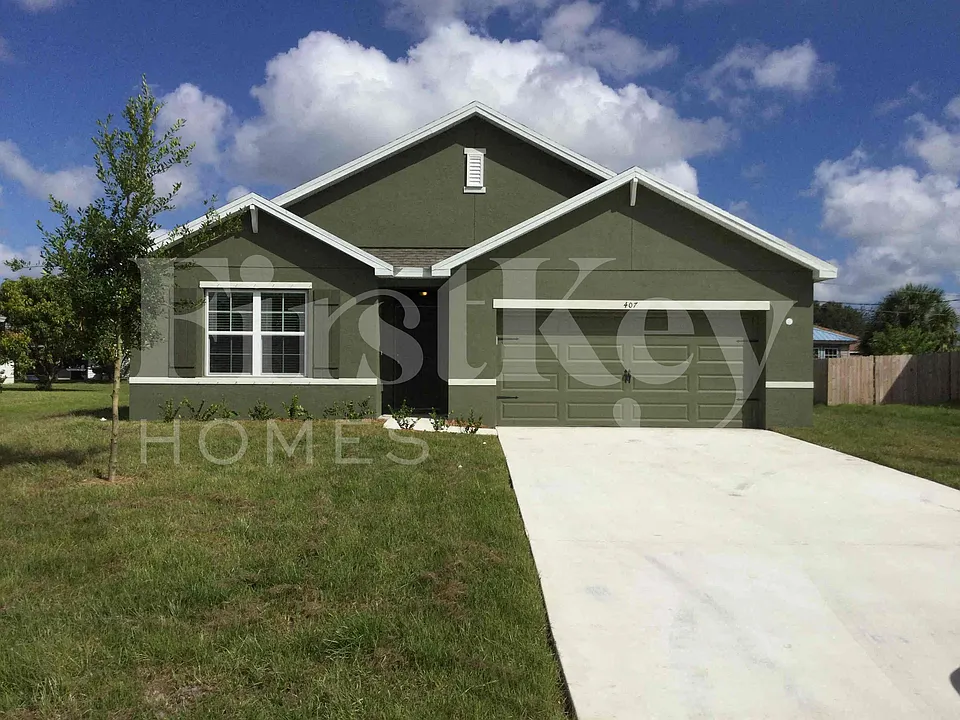 407 SW Lakehurst Dr