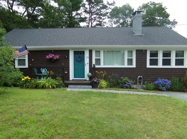 25 Peaceful Ln, Wareham, MA 02571