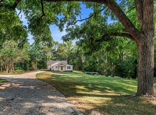 182 Cherry Rose Ln, Hartwell, GA 30643