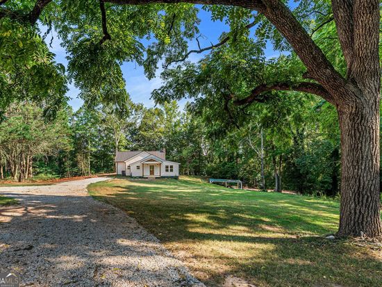 182 Cherry Rose Ln, Hartwell, GA 30643