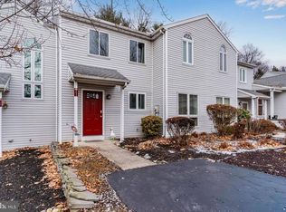 1833 Creek View Dr, New Cumberland, PA 17070