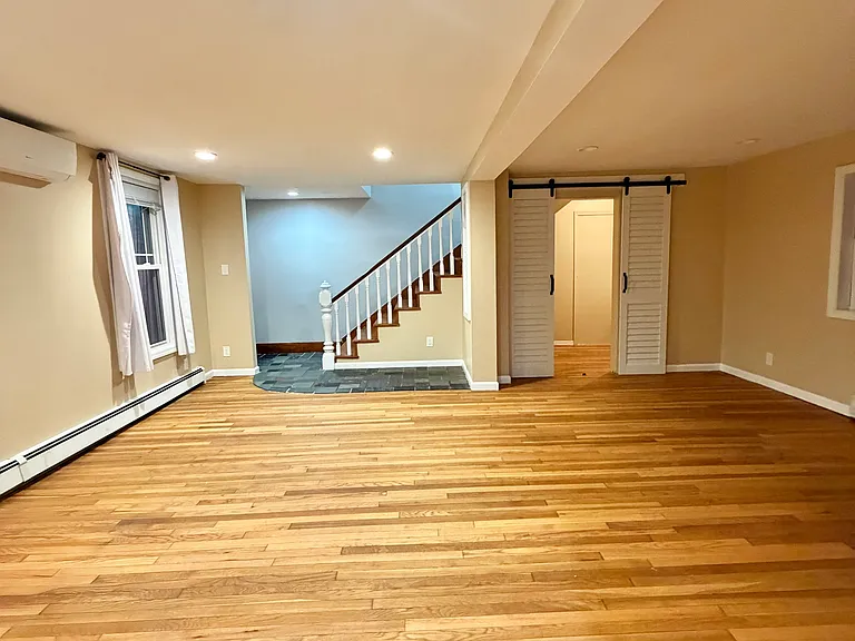 290 Woodbury Rd — Photo 19