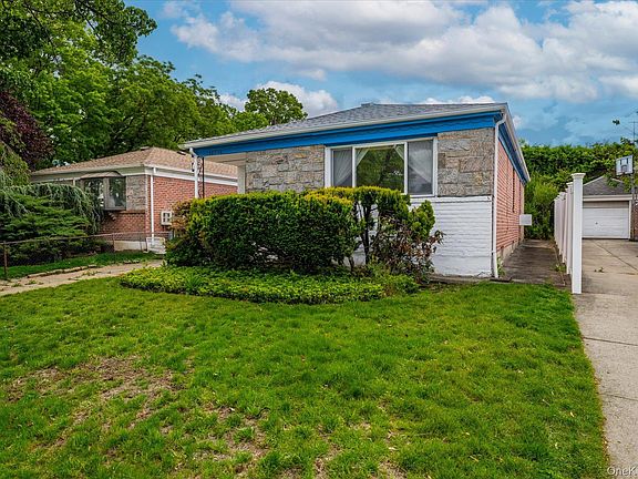 3rd image of 147-84 6th Avenue