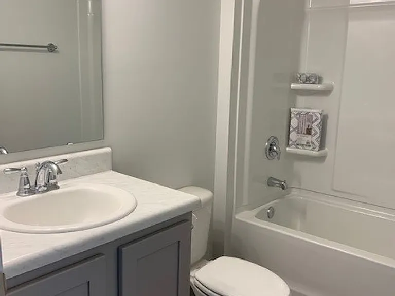 631 Avington Ln NE — Photo 16