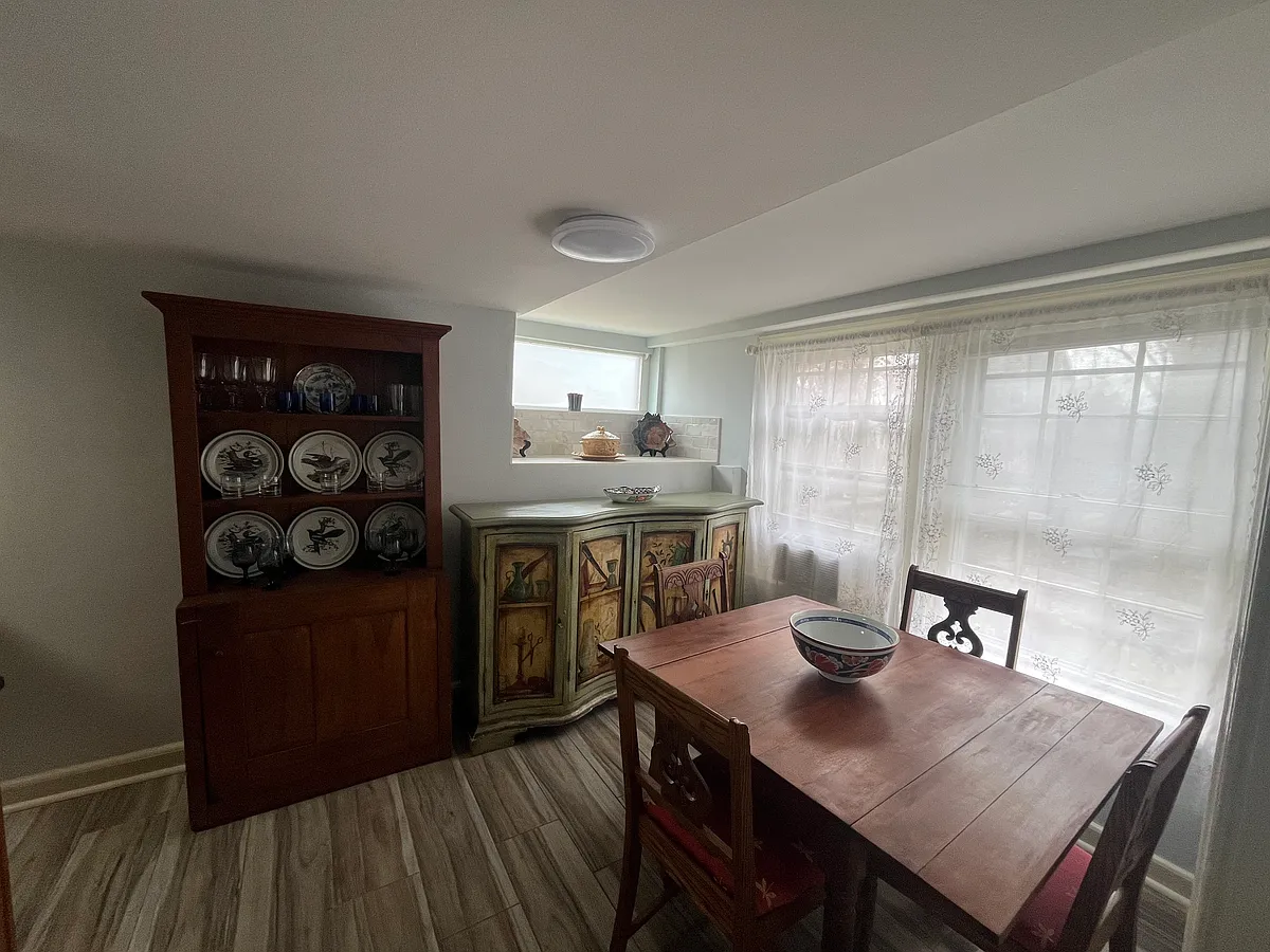 Building Photo - 124 Horner St #1