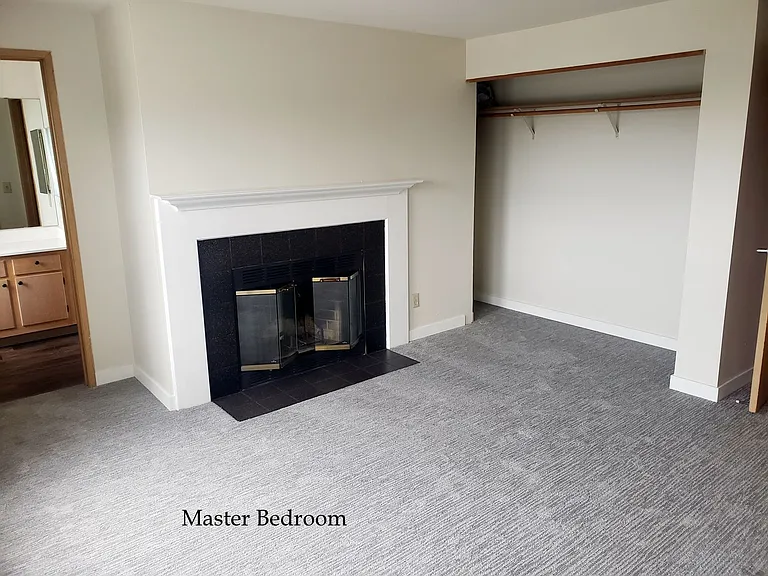 Watermarke Apts. — Photo 21
