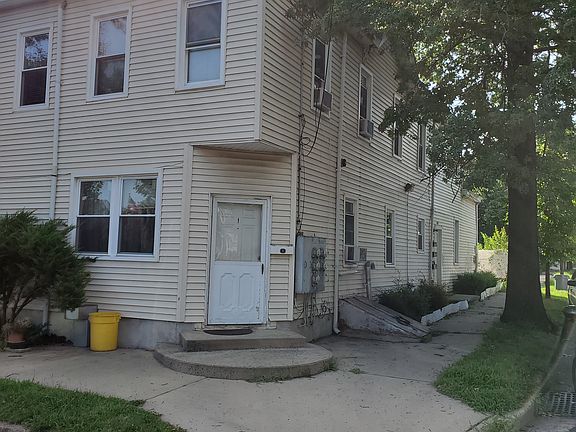 Great location, quiet street