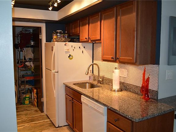 2nd image of 202 Esplanade 104 Way