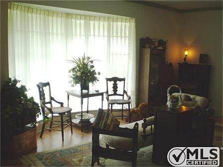3rd image of 501 Jouette St