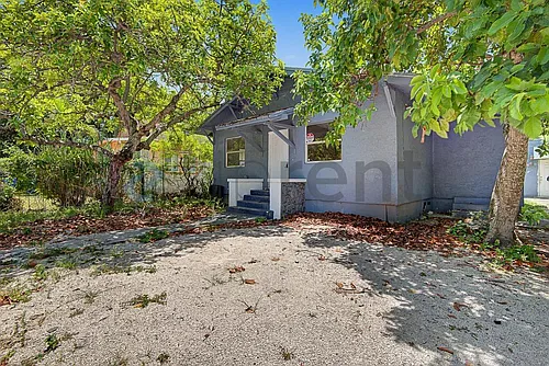 238 NE 57th St Photo 1