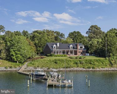 125 Oyster Point, White Stone, VA, 22578
