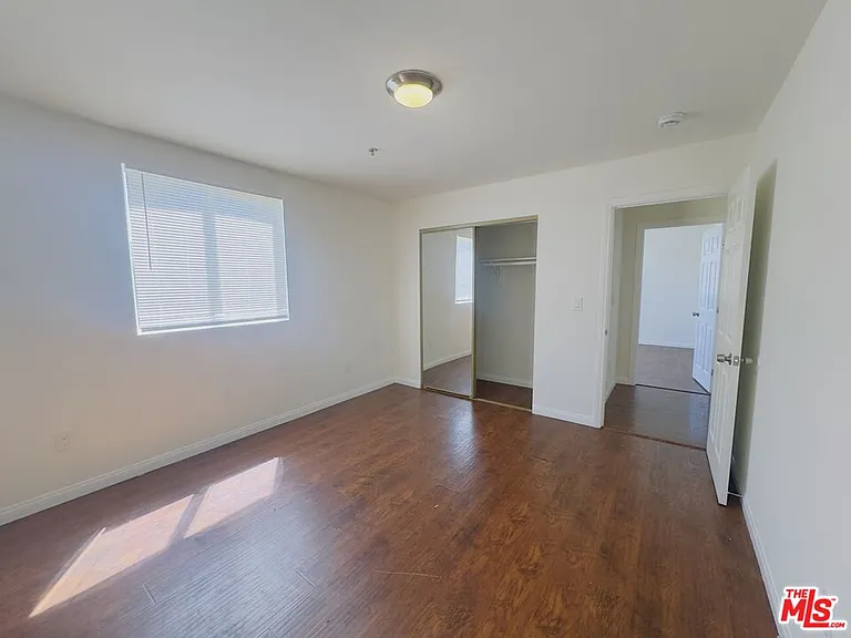 10605 Avalon Blvd — Photo 28