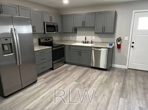 216 E Alfred St, Tavares, FL