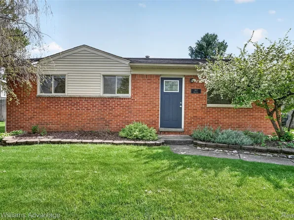 307 University Ave, South Lyon, MI 48178