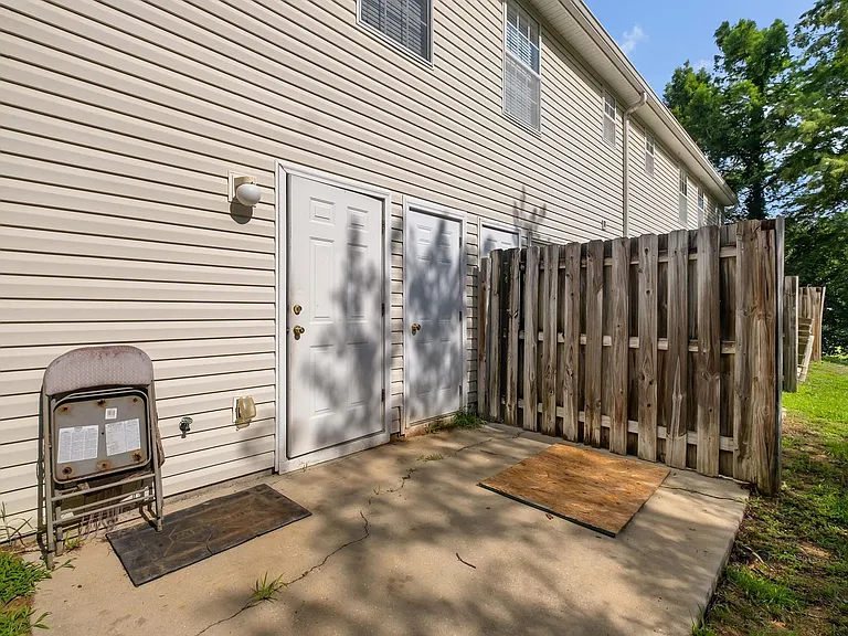 2738 W Tharpe St #404 — Photo 26