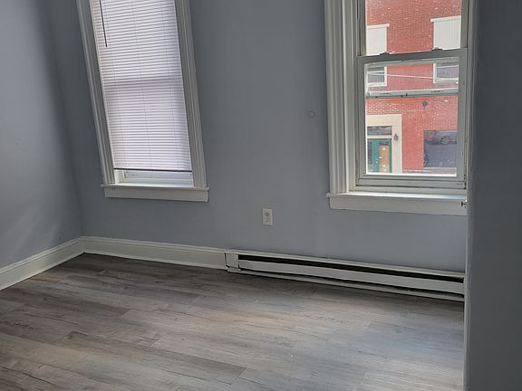 3rd image of 529 Chestnut St APT 2