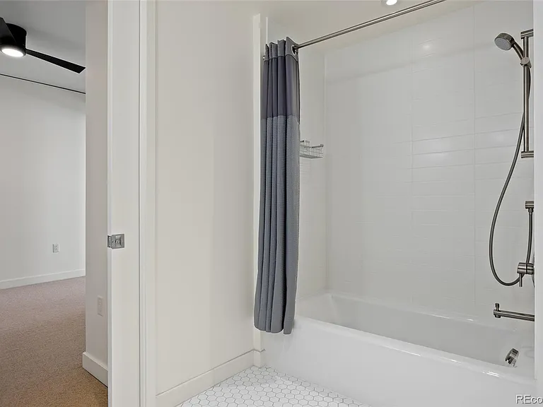 1750 Wewatta St #1609 — Photo 32