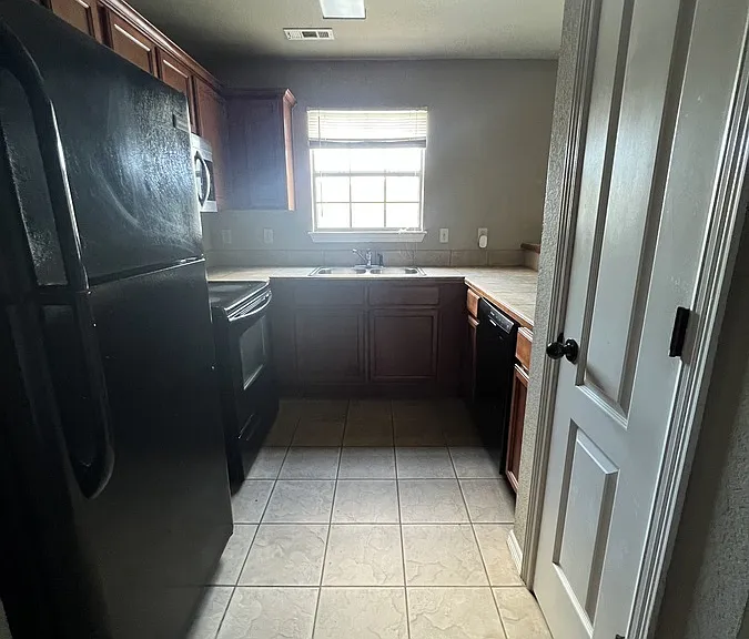 1716 N Chestnut Ave — Photo 12