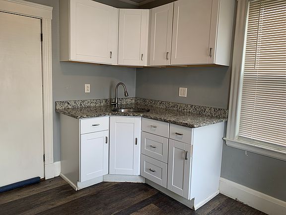 4th image of 18 Hanover Cir #3