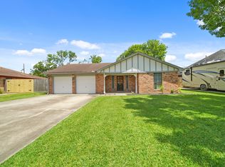 108 Maple St, Lake Jackson, TX 77566