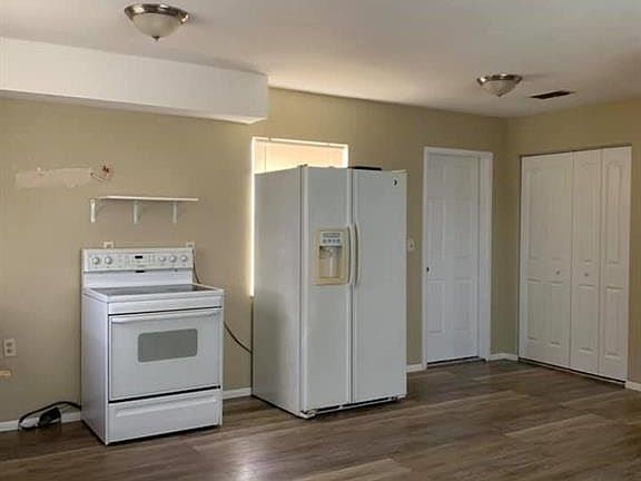 4th image of 821 Grand Ave