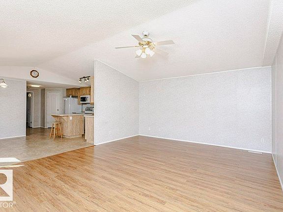 4th image of 1919 Jubilee Rd