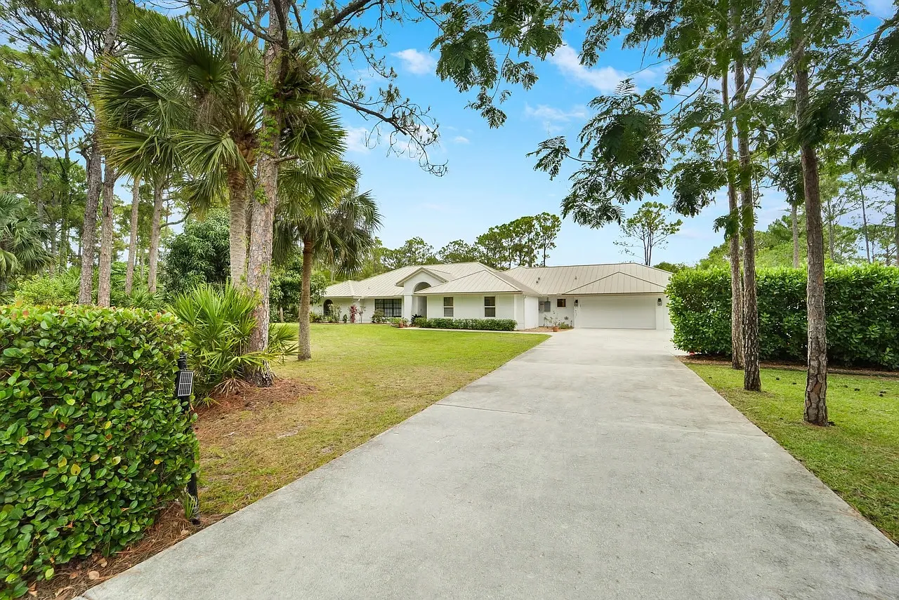 5 bed, 3.5 bath, 3673 sqft, $18,000 — Photo 4