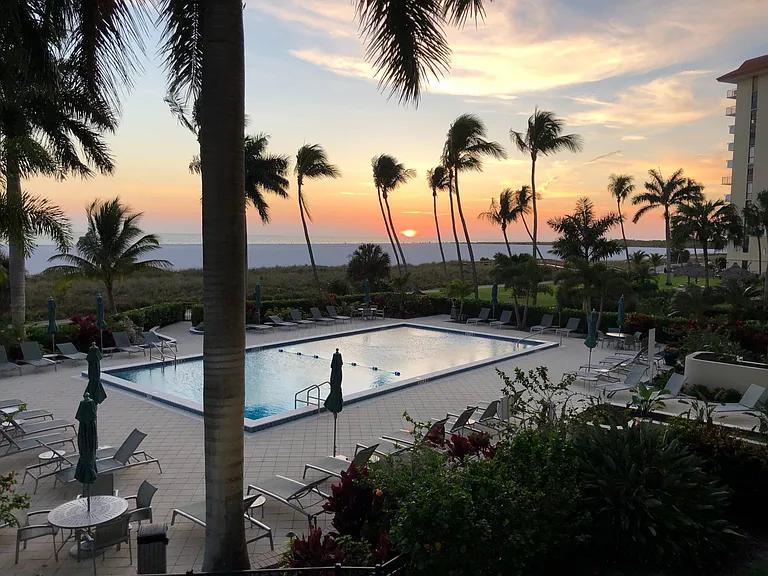 140 Seaview Ct #203S — Photo 8