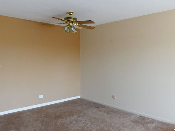 4th image of 245 S Park Ln Unit 415