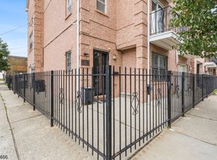 219 Broad St, Newark, NJ 07104