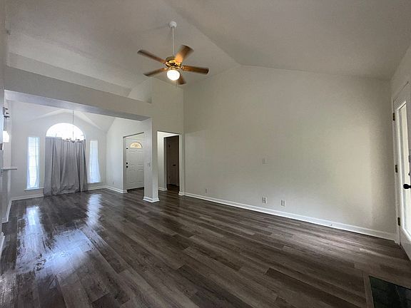 3rd image of 5807 Teri Rd