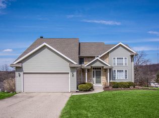 1655 Eagle Dr, Lake Geneva, WI