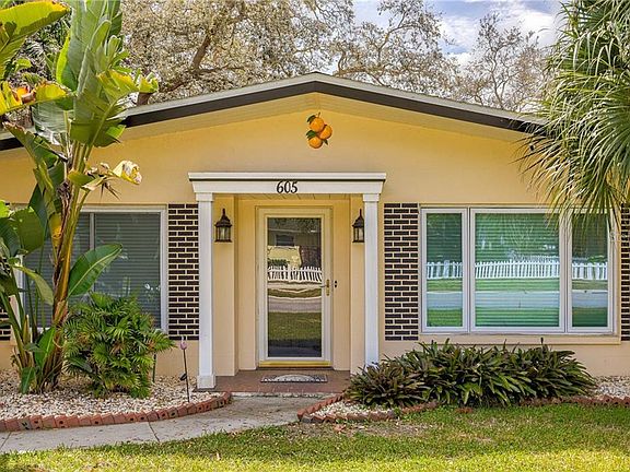 3rd image of 605 San Salvador Dr