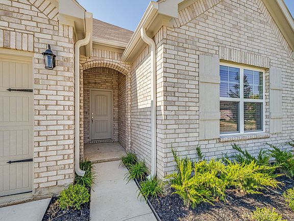 2nd image of 2704 Donella Dr