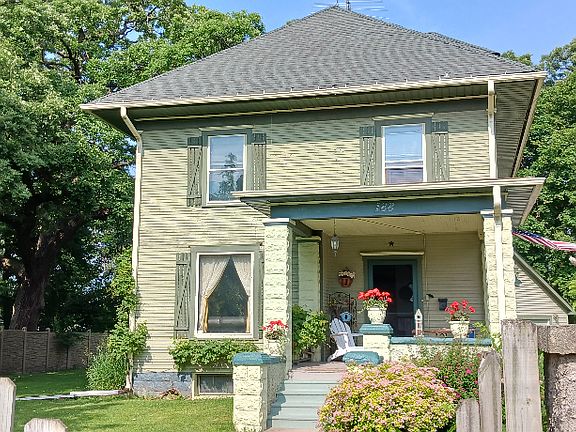 4th image of 188 Peru St