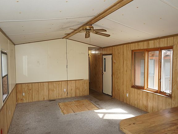 3rd image of 1004 E Campion Blvd