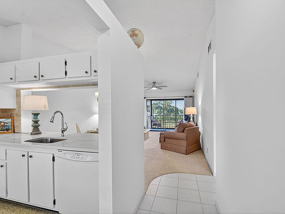 4th image of 4542 Lucerne Lakes Boulevard E #202