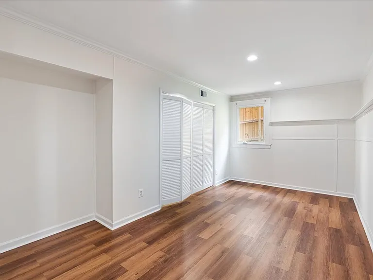 727 Grandin Ave — Photo 17