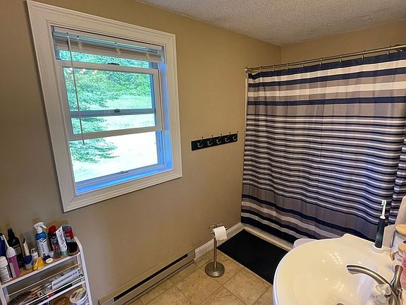 5th image of 25C Riverview Dr