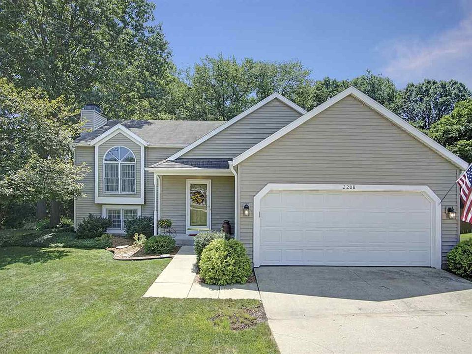 1st image of 2208 Foxfire Dr