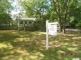 16 Old Saddle Rd, Ridge, NY 11961